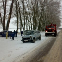 Под Курском в кювет улетели "Нива" и МАЗ