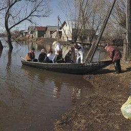 На время паводка в Курске откроют три лодочных переправы