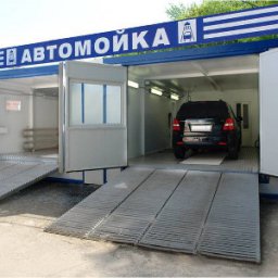 Владелица кроссовера ограбила работника автомойки