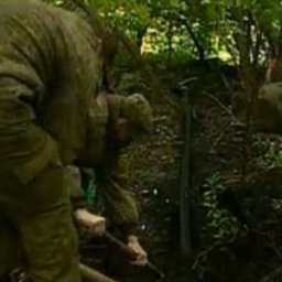 Неизвестные проложили на госгранице самодельный трубопровод