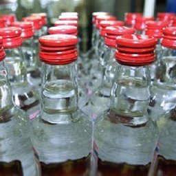 Под Курском изъят контрафактный алкоголь с метанолом Под Курском изъят контрафактный алкоголь с метанолом