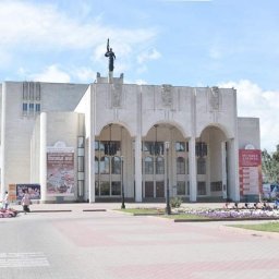 14  июня в Курске начнет гастроли Московский Губернский театр Сергея Безрукова