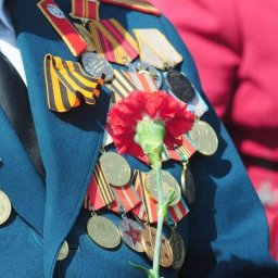По Курску прошел марш-парад духовых оркестров По Курску прошел марш-парад духовых оркестров