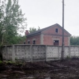 Склад во Льгове, где едва не погиб ребенок, наконец закрыт Склад во Льгове, где едва не погиб ребенок, наконец закрыт
