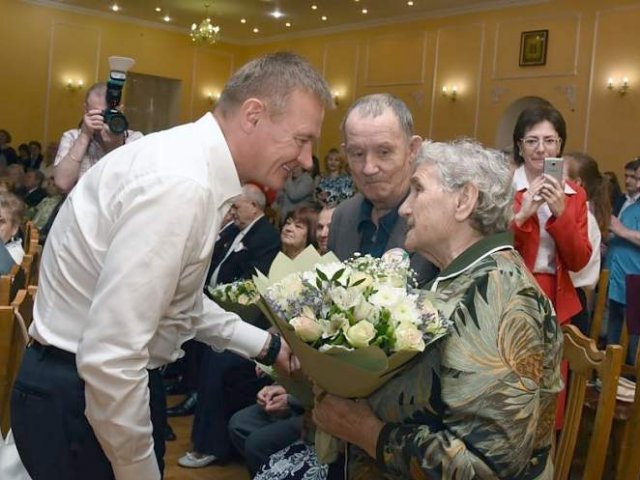 Полувековой юбилей любви: в Курске чествовали  семьи,  отметившие Золотую  свадьбу