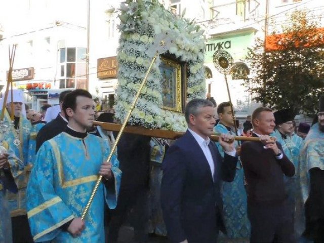 Чудотворная икона «Знамение» доставлена в Знаменский собор Курска