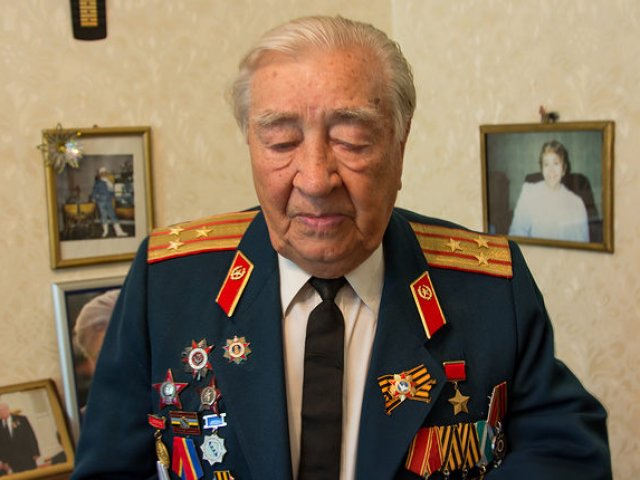 Курскому ветерану Михаилу Булатову объявлена благодарность Президента России