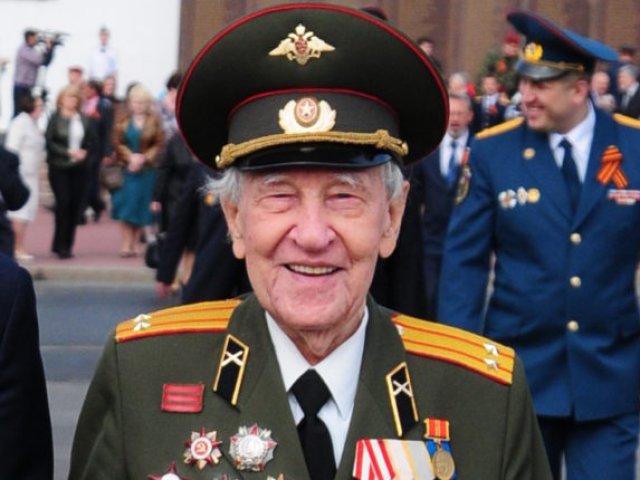 Курский фронтовик и писатель Петр Михин отмечает 99-летие