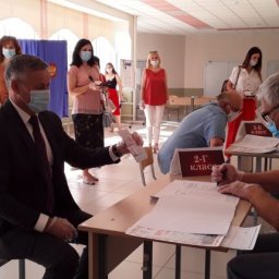 Мэр Курска проголосовал по поводу поправок в Конституцию РФ Мэр Курска проголосовал по поводу поправок в Конституцию РФ