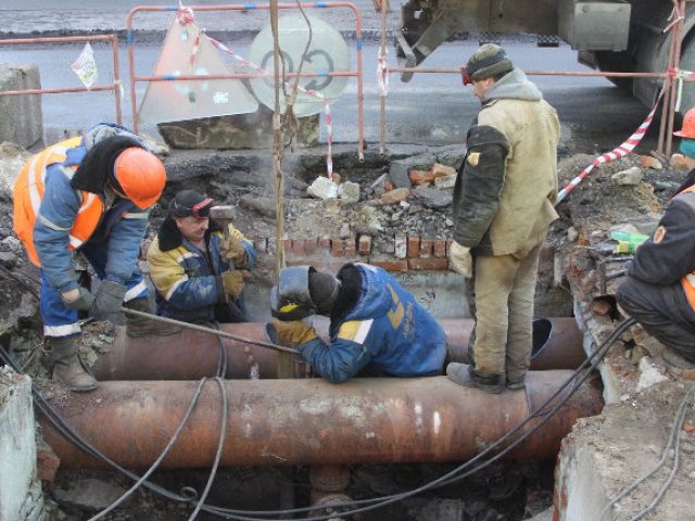 Роман Старовойт объяснил, почему в Курске отключают горячую воду