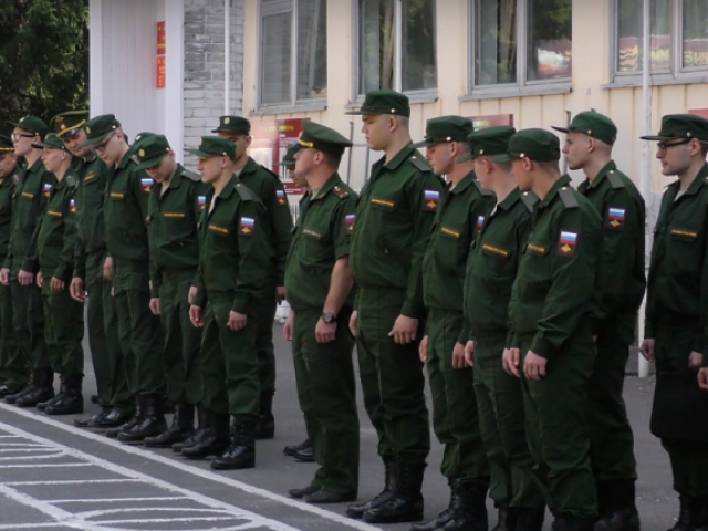 Курянка жалуется на давление со стороны военкомата