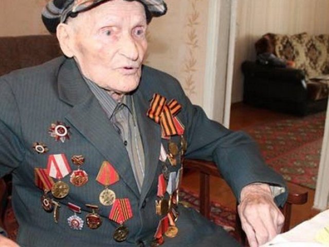 101-летний курский ветеран получил новую квартиру