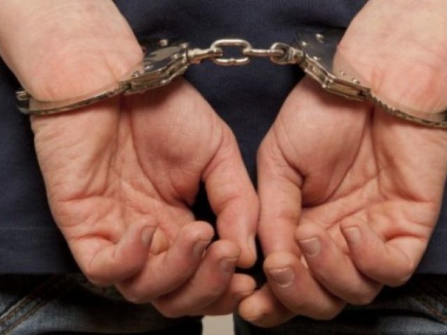 В Курске полицейские задержали вымогателя