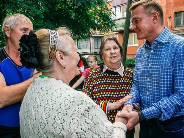 Роман Старовойт запустил проект для пожилых курян