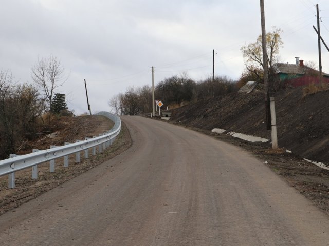 В деревне Безобразово Курского районе завершили строительство дороги