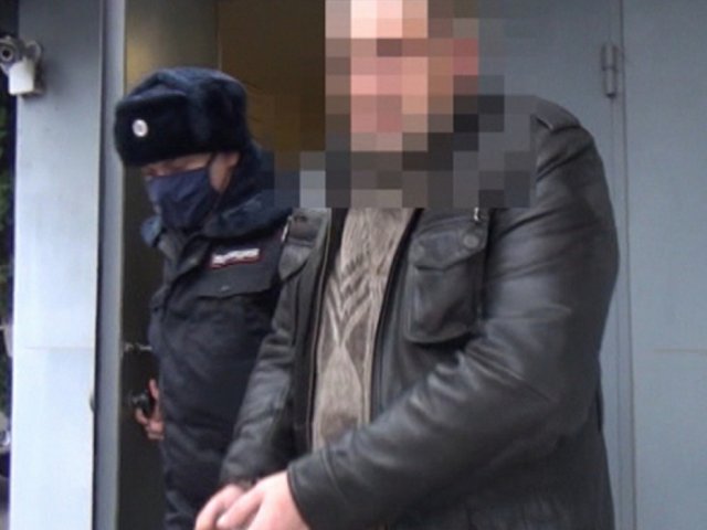 В Курске отец с сыном напали на женщину
