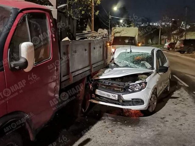 В Курске произошло ДТП с участием полицейского офицера