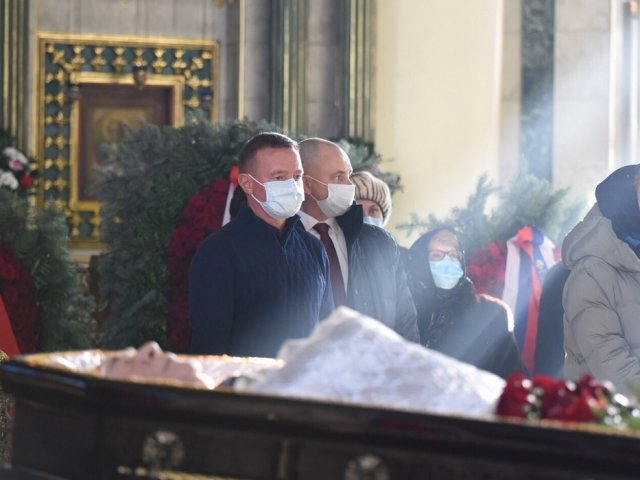 В Курск на похороны Михайлова приехали полпред президента и экс-губернатор Белгородской области