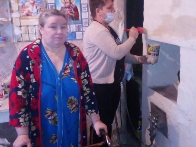 В Курском районе инвалидам раздали продукты и помогли по хозяйству