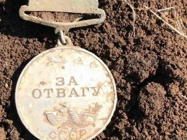 Курянин нашел в огороде медаль ульяновского фронтовика