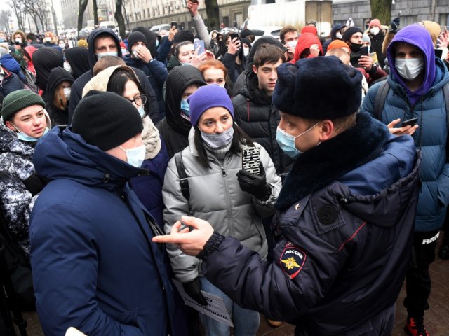 В Курске на митинге 23 января задержали курян, 4 журналистов и 1 депутата