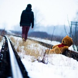 Курские подростки за монетку на рельсах рискуют заплатить штраф в 3 тысячи рублей Курские подростки за монетку на рельсах рискуют заплатить штраф в 3 тысячи рублей