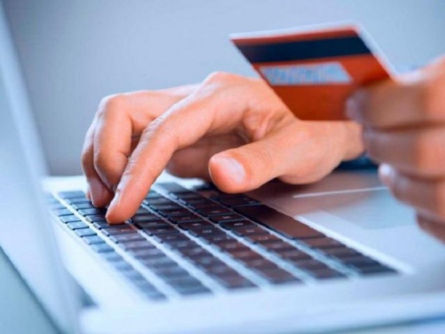 Курский студент перевел мошенникам 105 тысяч рублей, пытаясь заказать жрицу любви