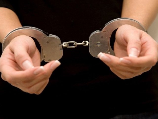 23-летний курский студент лишился банковских карт после близкого знакомства с девушкой