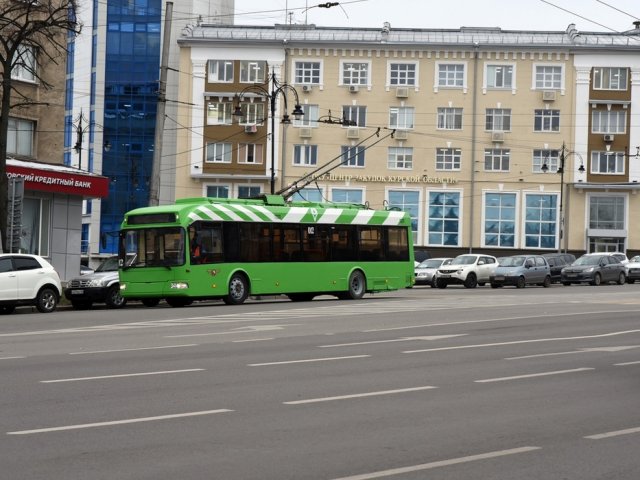 В Курске на Пасху пустят дополнительный транспорт к храмам и кладбищам