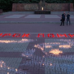 Роман Старовойт поговорил по телефону с девушкой, оставившей негативный комментарий про мусор Роман Старовойт поговорил по телефону с девушкой, оставившей негативный комментарий про мусор