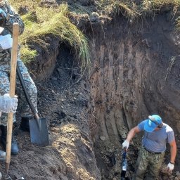 Курские поисковики подняли останки летчика из Ставрополья