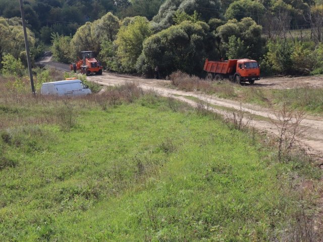 В Курской области обустроили дамбу через реку Малая Локня