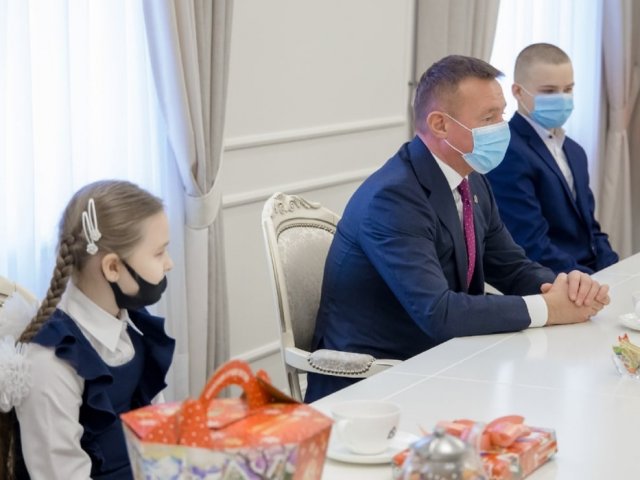 Роман Старовойт исполнил мечты маленьких курян