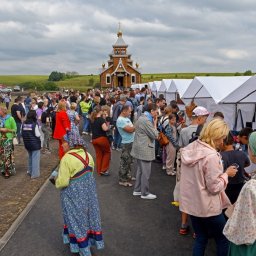 В Курской области праздник "Яблочный спас" в селе Красниково посетило более 7 000 гостей