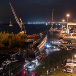 В Кронштадте стартовала сухопутная перевозка первой советской атомной подводной лодки К-3 «Ленинский комсомол» к зданию Музея военно-морской славы