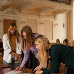 В Курске еще 18 сирот скоро отметят новоселье В Курске еще 18 сирот скоро отметят новоселье