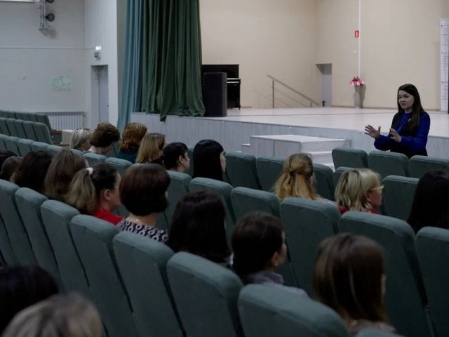 В Курске в гимназию № 63 на проспекте Клыкова набирают учеников и педагогов