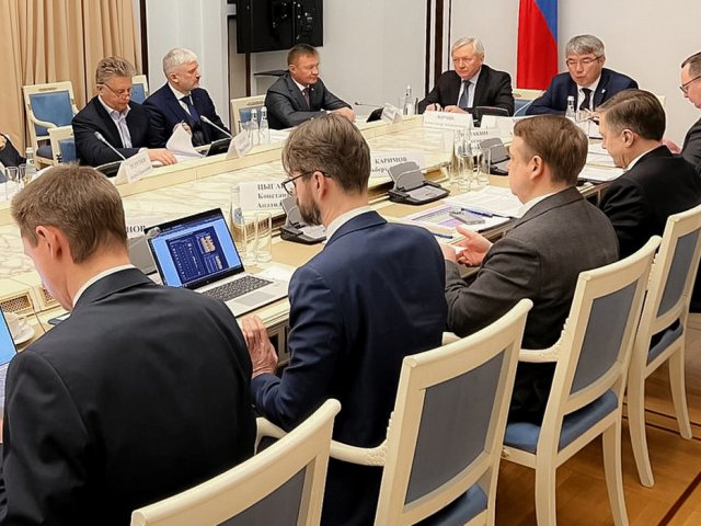 Курский губернатор принял участие в заседании комиссии Госсовета РФ
