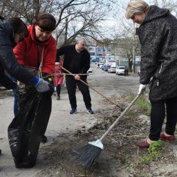 В Курской области прошли первые массовые субботники В Курской области прошли первые массовые субботники