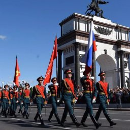 Роман Старовойт сообщил об отмене массовых мероприятий 9 Мая Роман Старовойт сообщил об отмене массовых мероприятий 9 Мая
