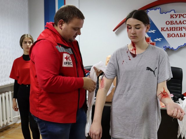 400 курян посетили бесплатные занятия по оказанию первой медицинской помощи