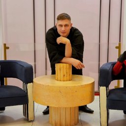 Курянин сделал из бумаги макет градирни АЭС Курянин сделал из бумаги макет градирни АЭС