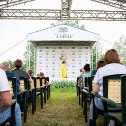 В Курской области прокомментировали путаницу с портретами Фета и Достоевского на фестивале В Курской области прокомментировали путаницу с портретами Фета и Достоевского на фестивале