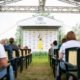 В Курской области прокомментировали путаницу с портретами Фета и Достоевского на фестивале