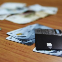 В Курской области продавец похитила с банковской карты покупателя 400 тысяч рублей В Курской области продавец похитила с банковской карты покупателя 400 тысяч рублей