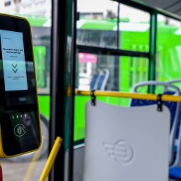 Курянам объяснили, почему валидаторы в новых автобусах считывают не все банковские карты Курянам объяснили, почему валидаторы в новых автобусах считывают не все банковские карты