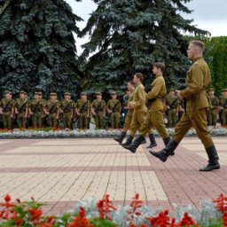 Жители областного центра отдали дань уважения воинам  Курской битвы