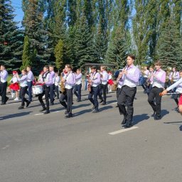 В марш-параде на проспекте Победы Курска поучаствовал 21 духовой оркестр