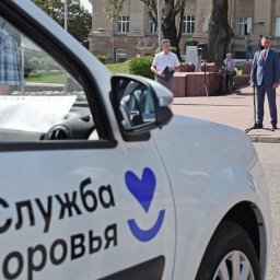 Роман Старовойт вручил ключи от 32 автомобилей «Ларгус» главврачам курских медучреждений Роман Старовойт вручил ключи от 32 автомобилей «Ларгус» главврачам курских медучреждений