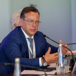 Александр Терновцов: вопрос школьной формы должен решаться с учетом мнения и возможностей родителей Александр Терновцов: вопрос школьной формы должен решаться с учетом мнения и возможностей родителей